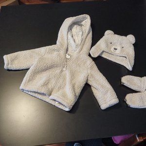 Carters Bear Hoodie with Matching Hat and mittens 3-6 months